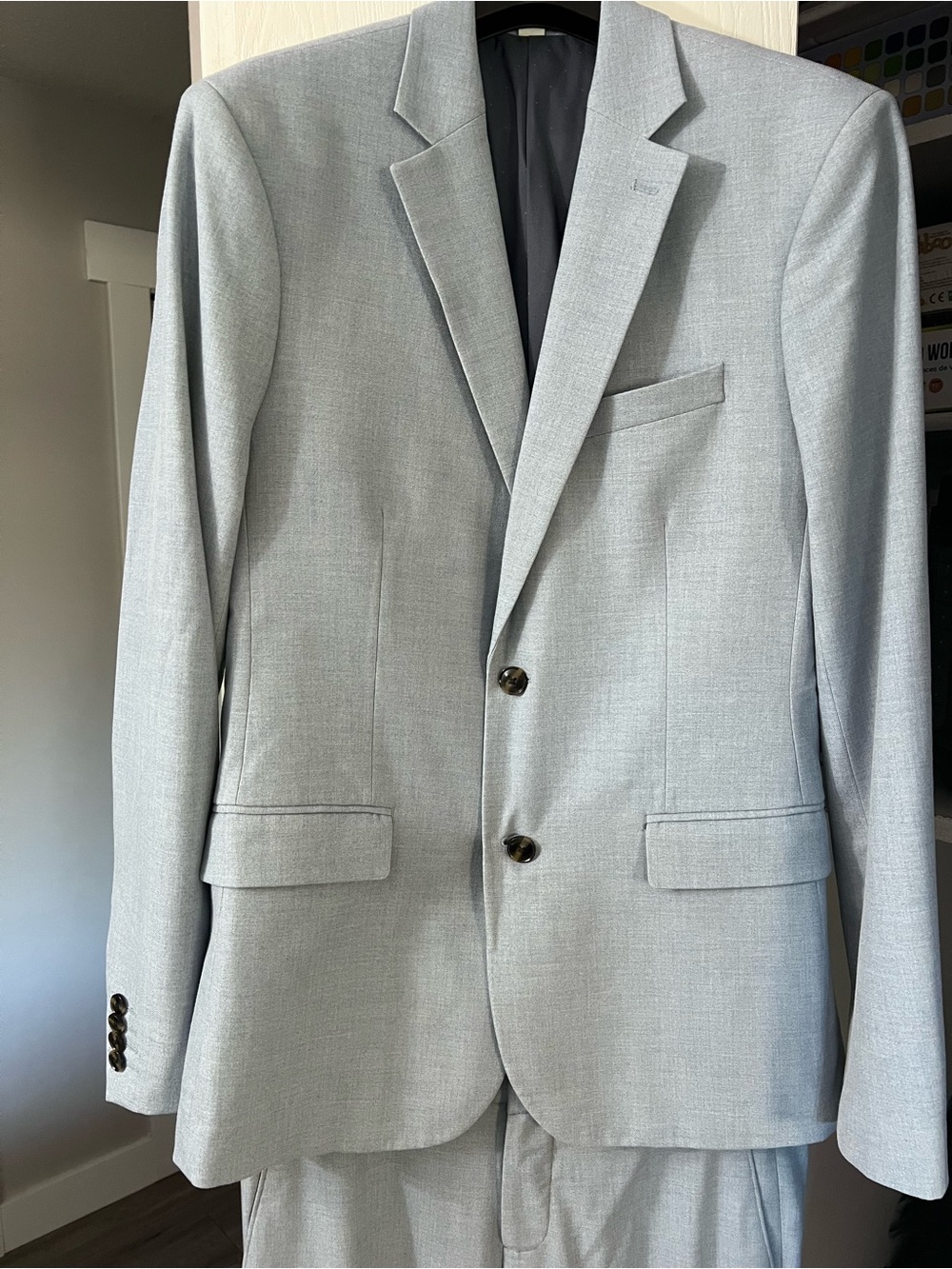 RW&CO. Light Gray/Blue Two-Piece Men's Suit - Tailored Blazer & Trousers - Picture 2 of 16